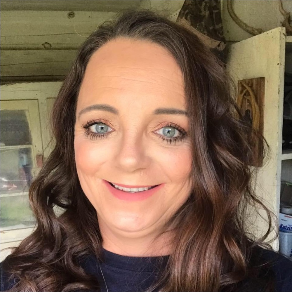 Meet your Posher, Angi